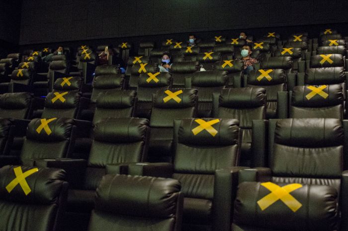 Operasional Bioskop di DKI Dibatasi hingga Pukul 20.00 WIB