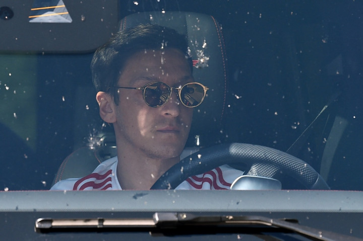 Top 3 Berita Bola: Drama Oezil dengan Arsenal hingga Arema Kedatangan Gelandang Brasil