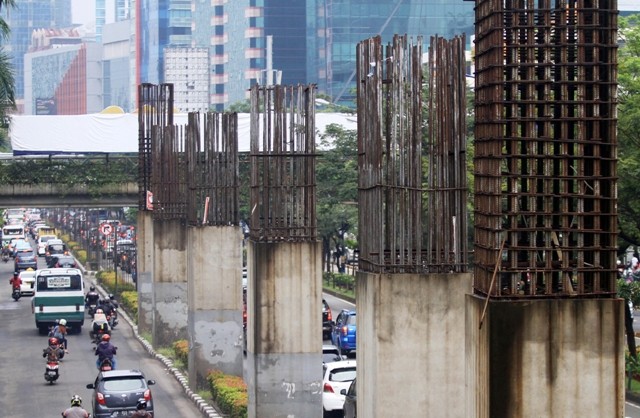 Pemprov DKI Cari Solusi Singkirkan Tiang Proyek Monorel