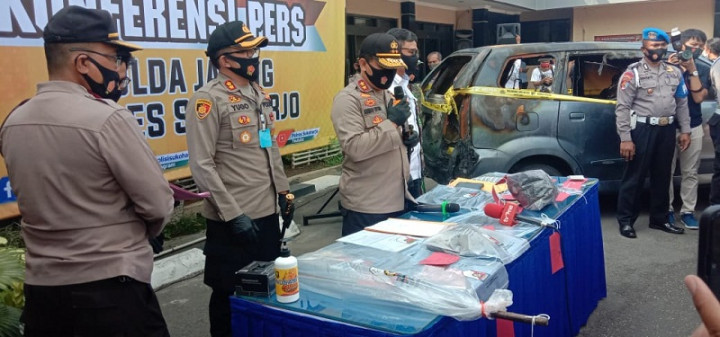 Suami Korban Wanita Dibakar dalam Mobil Minta Pelaku Dihukum Mati
