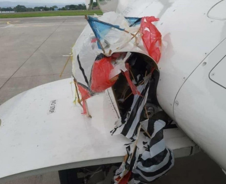 Layang-layang Tersangkut di Pesawat saat Hendak Mendarat