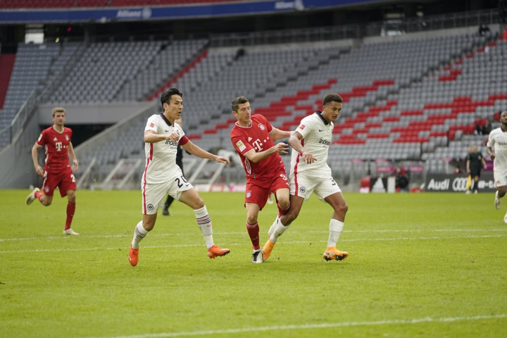 Bayern Muenchen vs Eintracht Frankfurt: Die Roten Pesta Gol