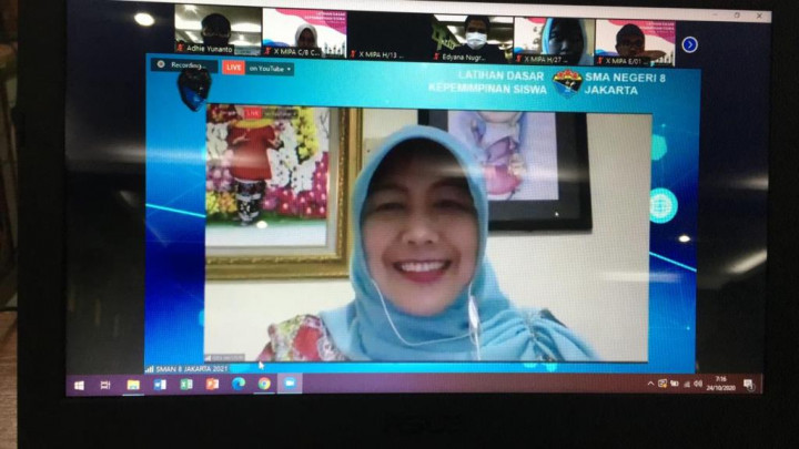 SMAN 8 Jakarta Gelar LDK Siswa Secara Daring