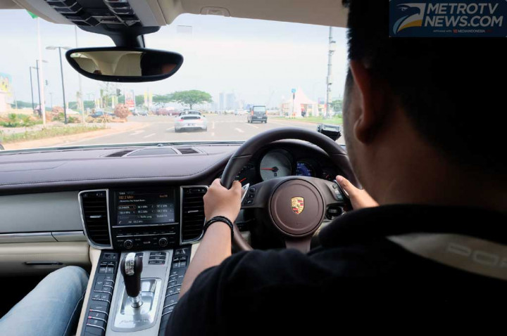 Jangan Panik, 8 Cara Mengatasi Rem Mobil Blong