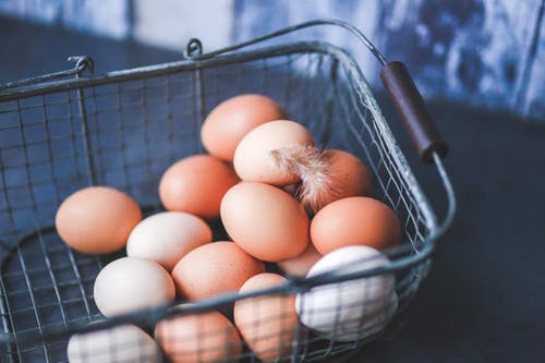 Telur mengandung vitamin D yang dapat membantu kesehatan tulang dan fungsi imun. Serta kolin, yang dapat meningkatkan sistem metabolisme tubuh dan membantu perkembangan otak janin. (Ilustrasi/Pexels)