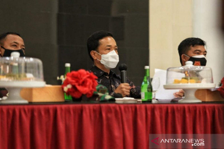 <i>Jangan Terlena Meski Keluar dari Zona Merah</i>