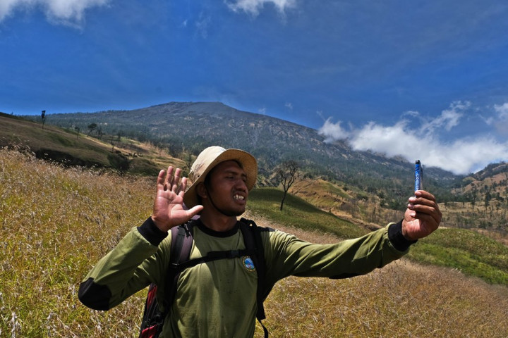 BAKTI Perkuat Sinyal di Gunung Rinjani