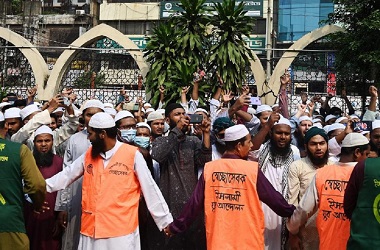 Puluhan Ribu Warga Bangladesh Berdemo Mengecam Macron