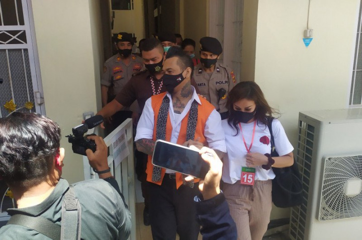 Jerinx Sengaja <i>Posting</i> 'Bubarkan IDI'