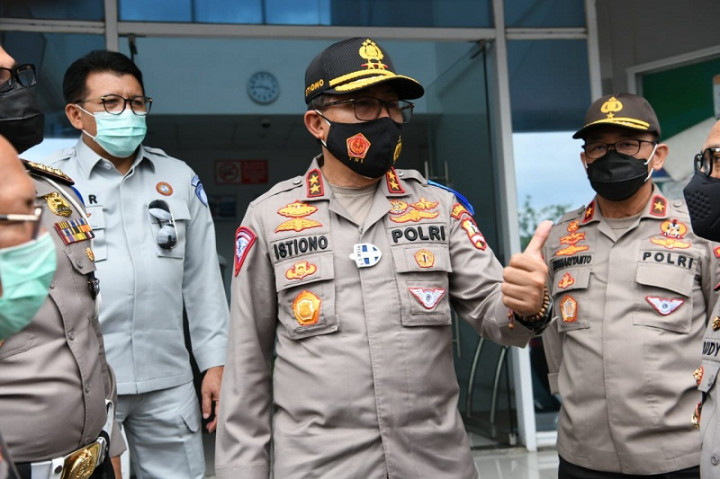 <i>Liburan di Rumah Lebih Baik</i>