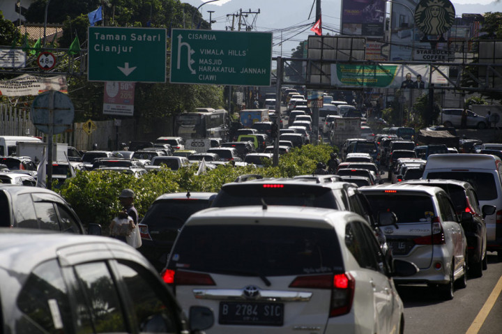 Libur Panjang, Jalur Puncak Macet Panjang