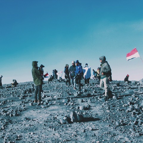 6.653 Pendaki Peringati Sumpah Pemuda di Gunung Bawakaraeng