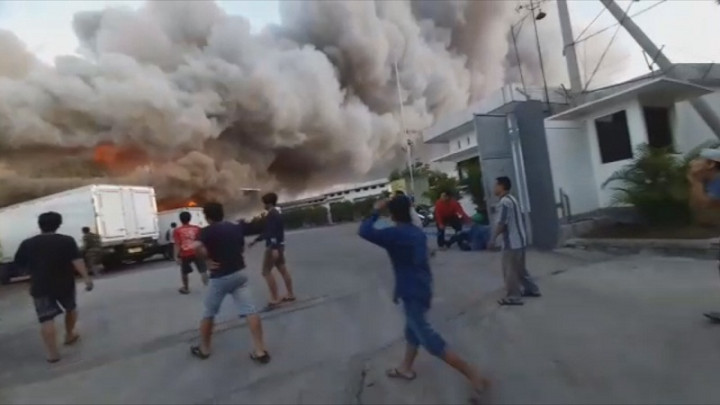 Terdengar Ledakan, Rumah Potong Ayam di Jombang Kebakaran