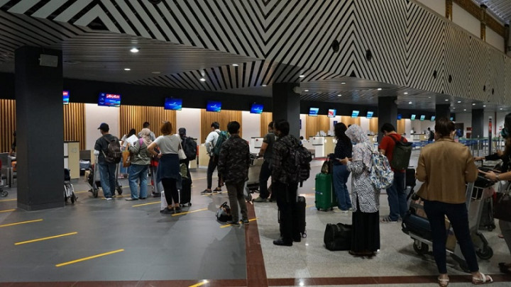 Penumpang di Bandara Juanda Meningkat