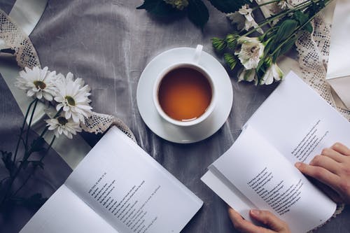 Saat hamil salah satu teh yang baik untuk dikonsumsi adalah teh rooibos karena tinggi akan kandungan antioksidan dan rendah kafein. (Ilustrasi/Pexels)