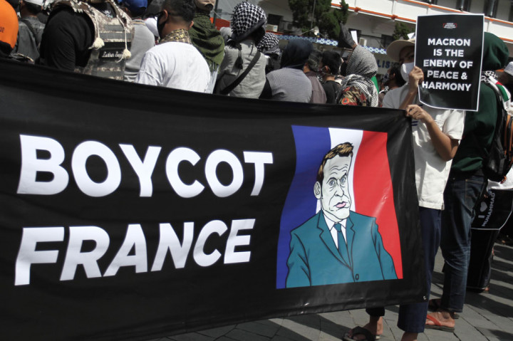 Aksi Protes Terhadap Presiden Prancis Terjadi di Berbagai Daerah