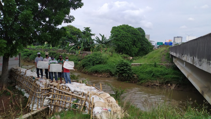 Tanggul Kali Angke Jebol, Warga Was-was Kebanjiran