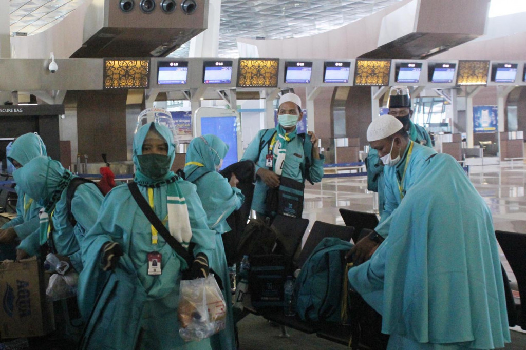 Jemaah Umroh Indonesia Mulai Berangkat Hari Ini - Medcom.id
