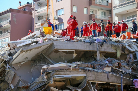 Korban Gempa Di Turki Dan Yunani Bertambah Jadi 75 Orang