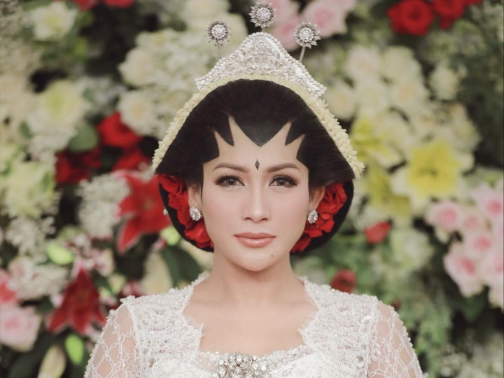 Tata Janeeta Menikah Lagi dengan Brotoseno?