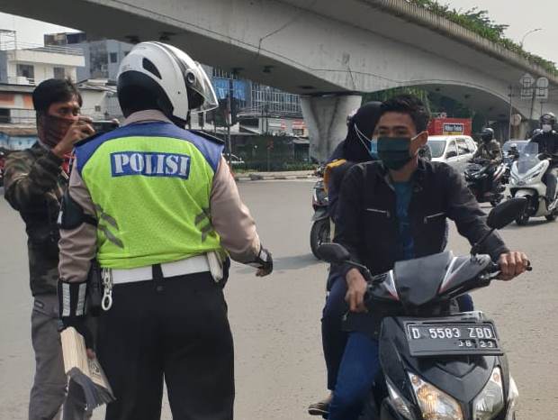500 Masker Hingga Bansos Dibagikan Dalam Operasi Zebra di Jakpus