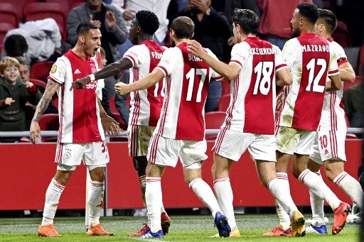 Jelang Hadapi Midtjyllan, 11 Pemain Ajax Positif Covid-19