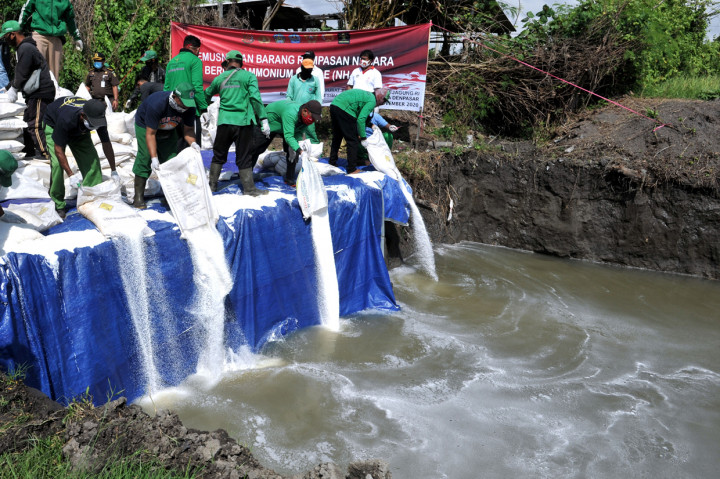 92 Ton Amonium Nitrat Dimusnahkan di Denpasar