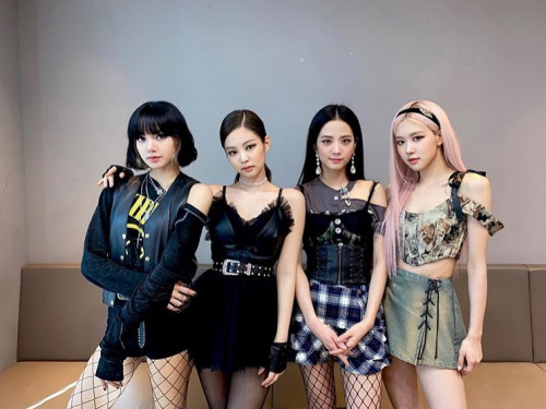Featured image of post Vblackpink