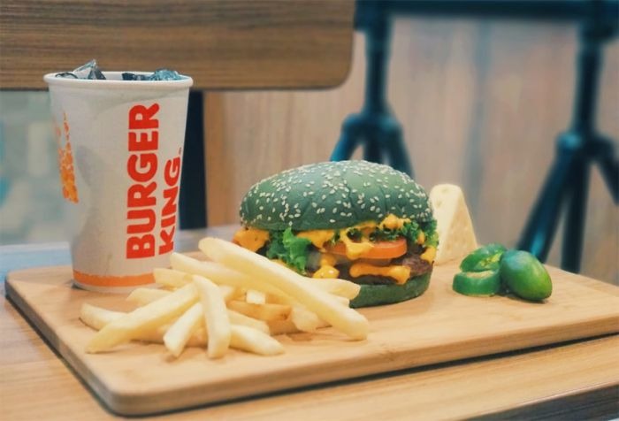 Berpikir Selamatkan Karyawan, Burger King Iklankan McDonalds hingga Warteg