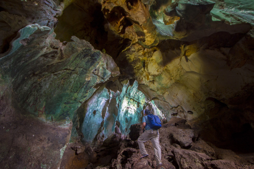 Keindahan Wisata Goa Lowo di Kalsel