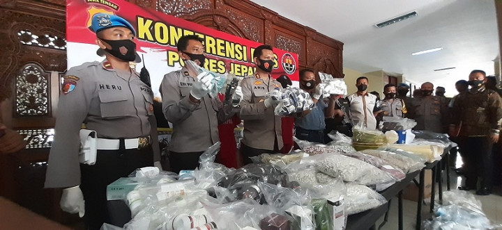 Jual Obat Ilegal, 2 Warga Demak Ditangkap