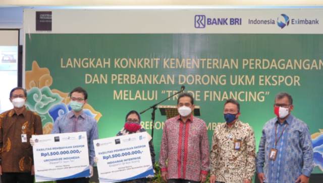 Penyerahan  pembiayaan sebesar Rp16,1 miliar ke pelaku usaha kecil menengah - - Foto: dok LPEI