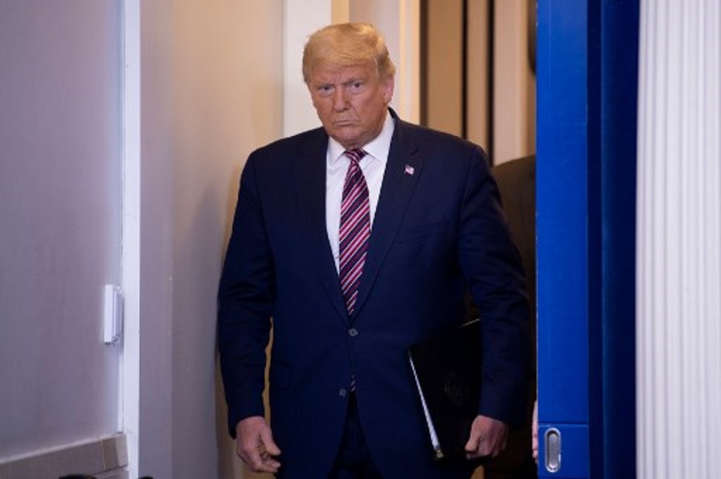 Presiden AS Donald Trump berada di Gedung Putih, Washington pada 5 November 2020. (Brendan Smialowski/AFP)