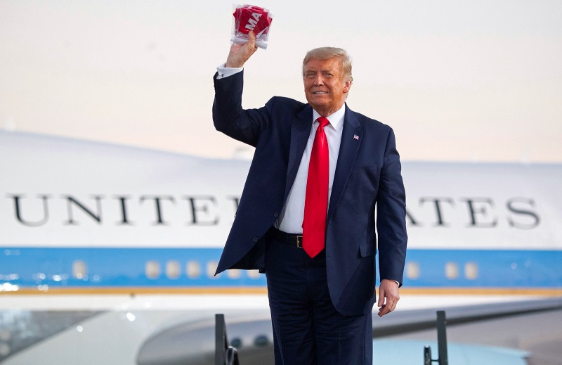 Donald Trump belum berencana undang Joe Biden ke Gedung Putih. Foto: AFP