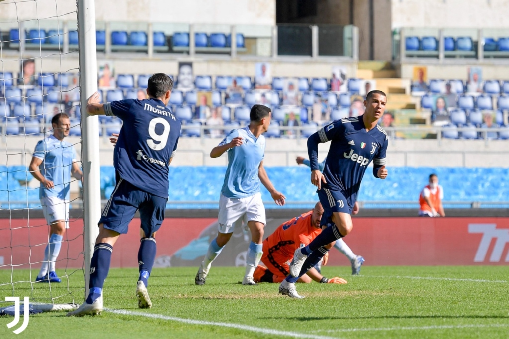 Penyerang Juventus, Cristiano Ronaldo, membobol gawang Lazio (twitter: @juventusfc)