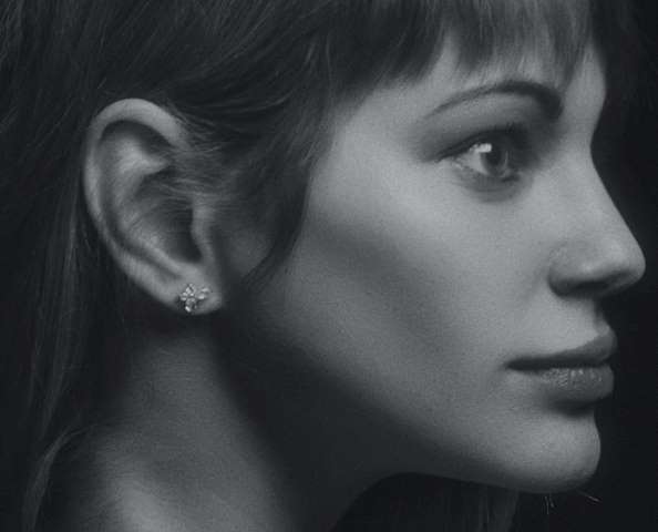 Studi: Stres Bisa Terlihat dar Kotoran Telinga Kamu