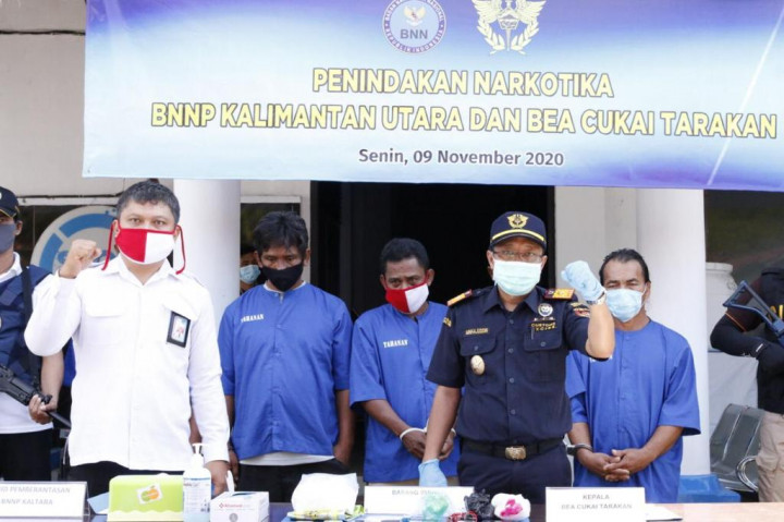 Bea Cukai Tarakan dan BNNP Gagalkan Penyelundupan 1 Kg Sabu dari Malaysia
