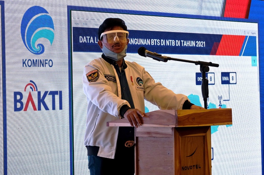 Bakti Kominfo mendapatkan penghargaan dari Space & Satellite Professionals Internationals.