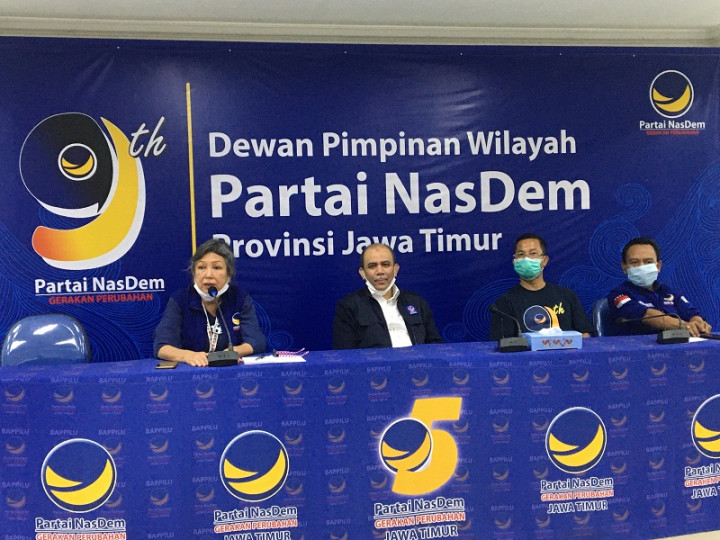 Hari Pahlawan, NasDem Jatim Bagikan 999 Paket Sembako untuk Janda Veteran