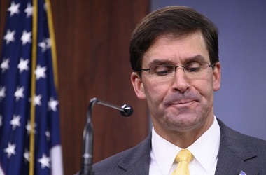 Donald Trump Pecat Menhan Mark Esper