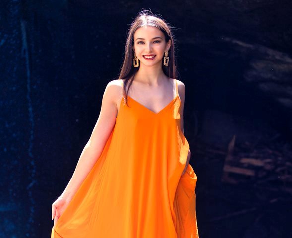 4 Mix and Match Fashion Outfit Warna Oranye