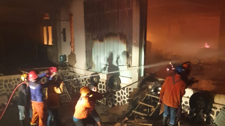 Gudang Mebel di Jepara Terbakar