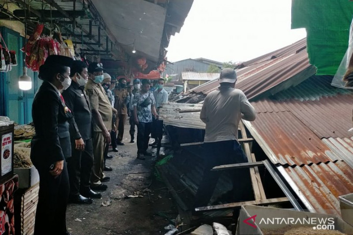 Ambruk, Pasar Beringin Singkawang Segera Direnovasi