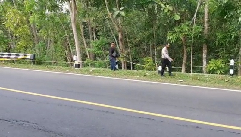   Lokasi penemuan mayat di Jalan Yogyakarta-Wonosari. Medcom.id/ahmad mustaqim