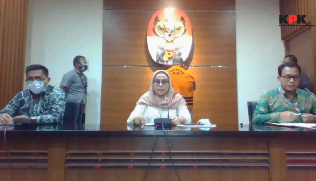 Konferensi pers penetapan serta penahanan tersangka anggota DPR periode 2014-2019 Irgan Chairul Mahfiz (ICM) melalui akun YouTube KPK RI.