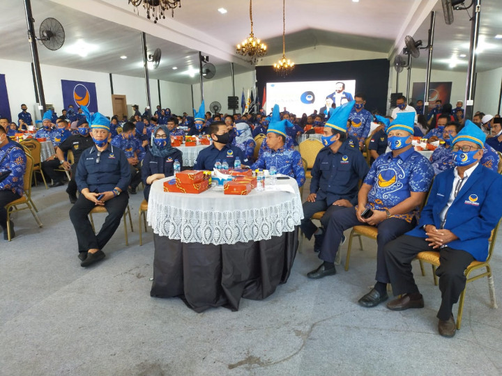 HUT ke-9, NasDem Hadirkan 20 Ambulans untuk Warga Makassar