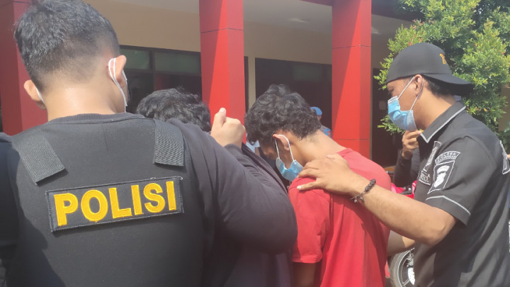 Terekam CCTV, Dua Begal di Penjaringan Ditangkap