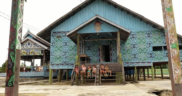 Warga Desa Gunung Seriang Tak Perlu Mendaki Lagi Demi Sinyal