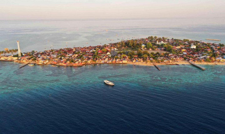 Akses Internet Tingkatkan Layanan Kesehatan di Pulau Kodingareng Lompo