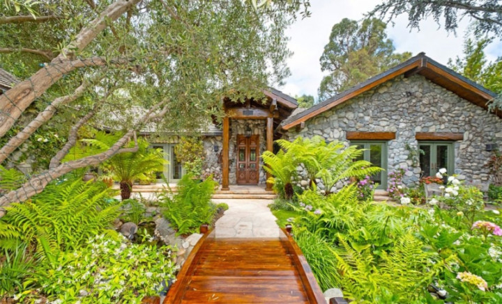 Mantan Pendiri Zillow Beli Rumah Rp80 Miliar